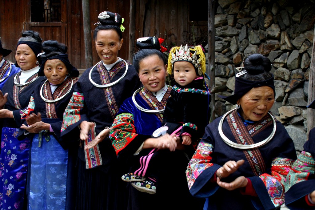 Langskørtet Miao-folk (6)